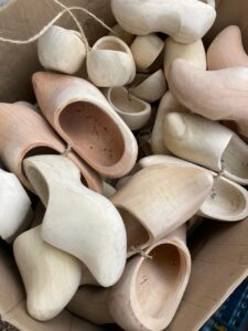 学校の下駄箱の臭いを解消する方法は？